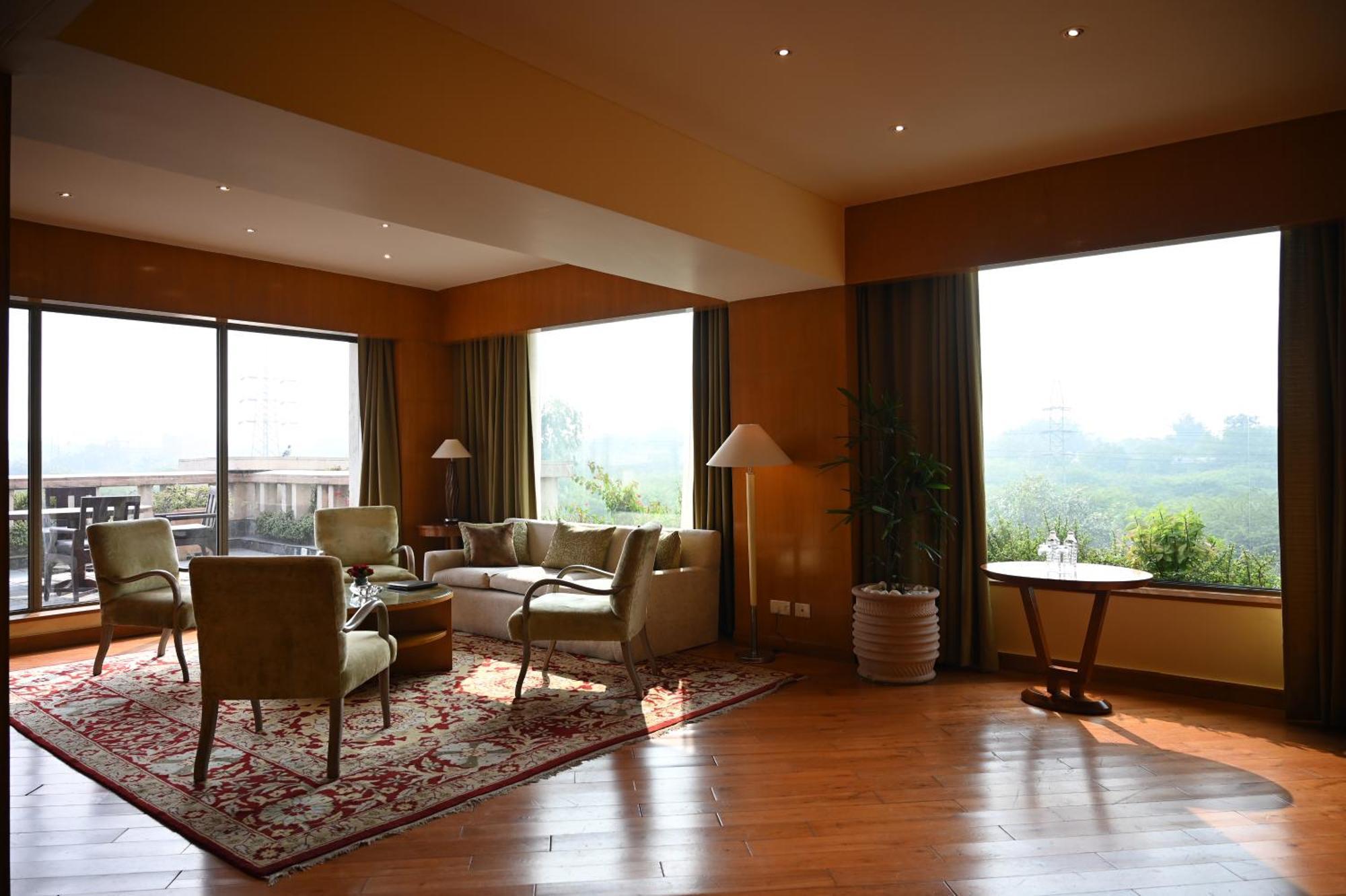 The Grand New Delhi Hotel Buitenkant foto