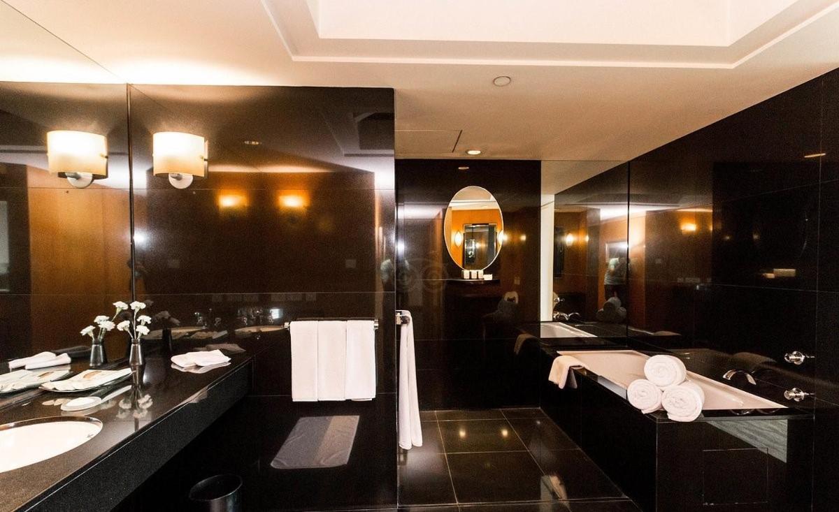 The Grand New Delhi Hotel Buitenkant foto
